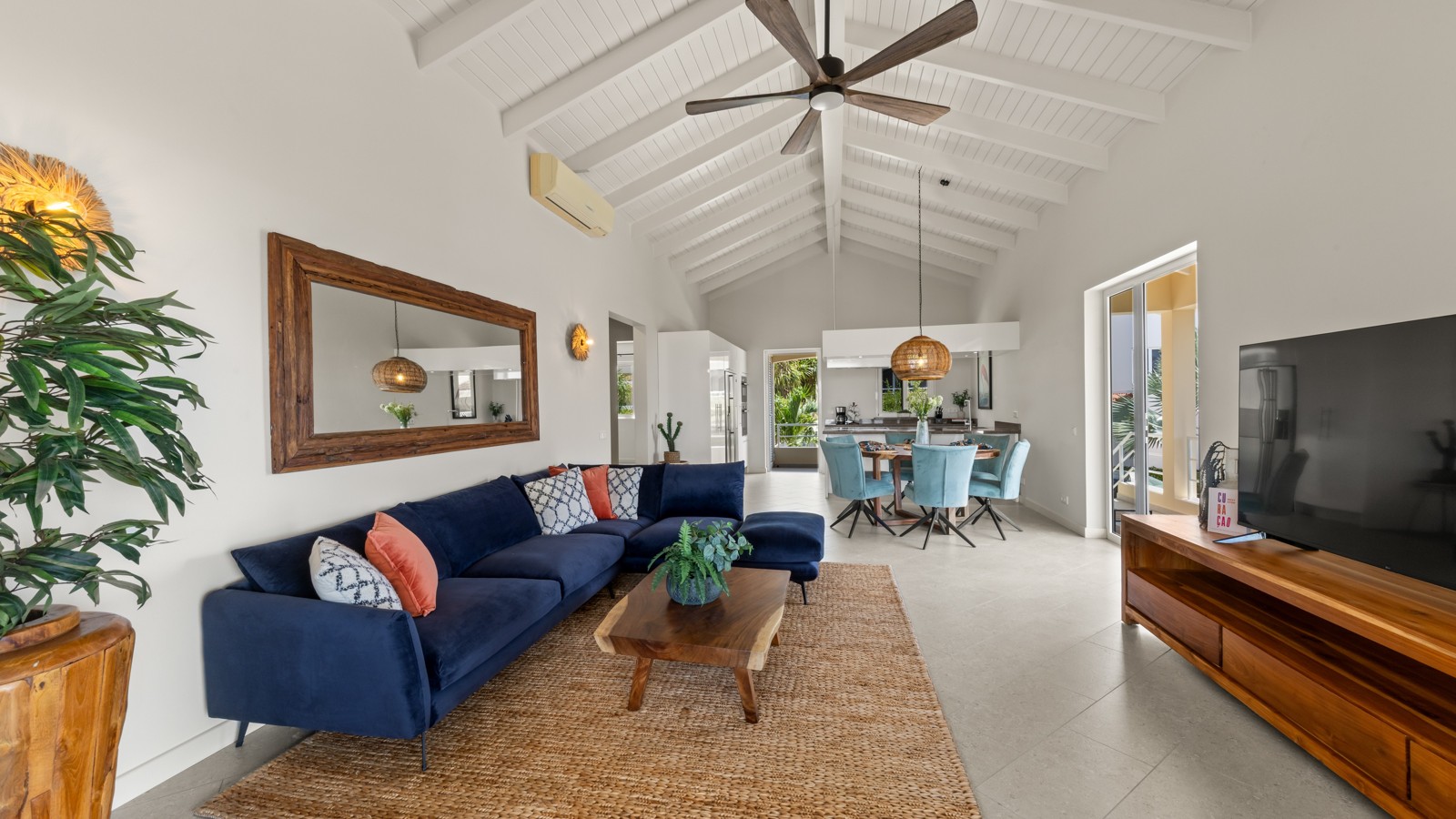 06. Living Room - Palm Piscadera