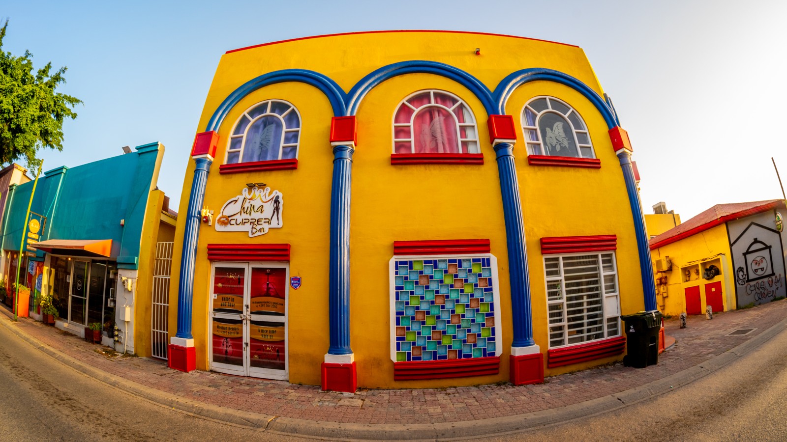 44. Aruba Street Art - Image 1