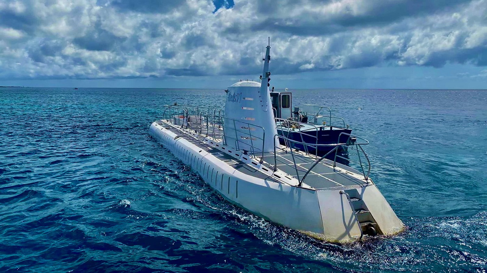 Atlantis Submarine Expedition - De Palm Tours - Image 2