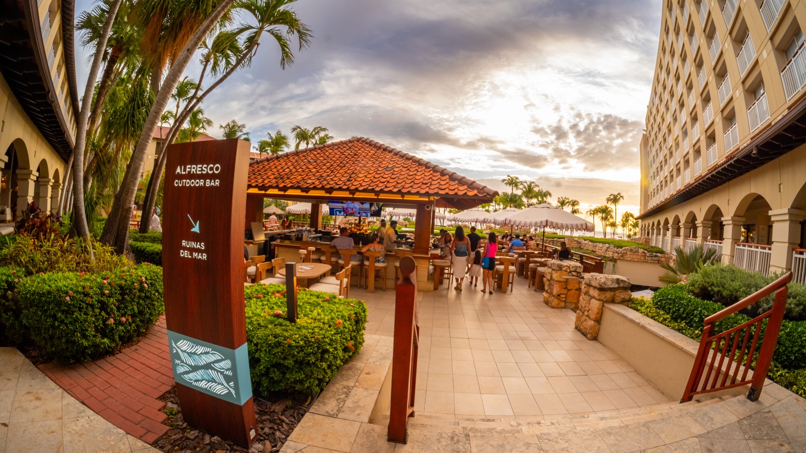 Alfresco Hyatt Regency - Image 3