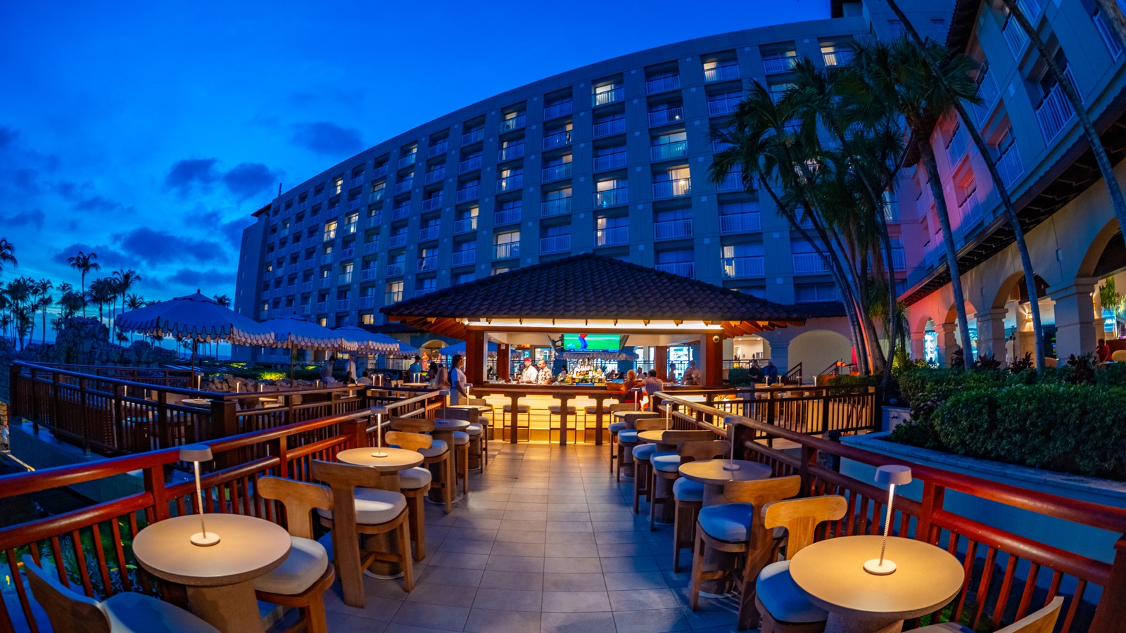 Alfresco Hyatt Regency - Image 1