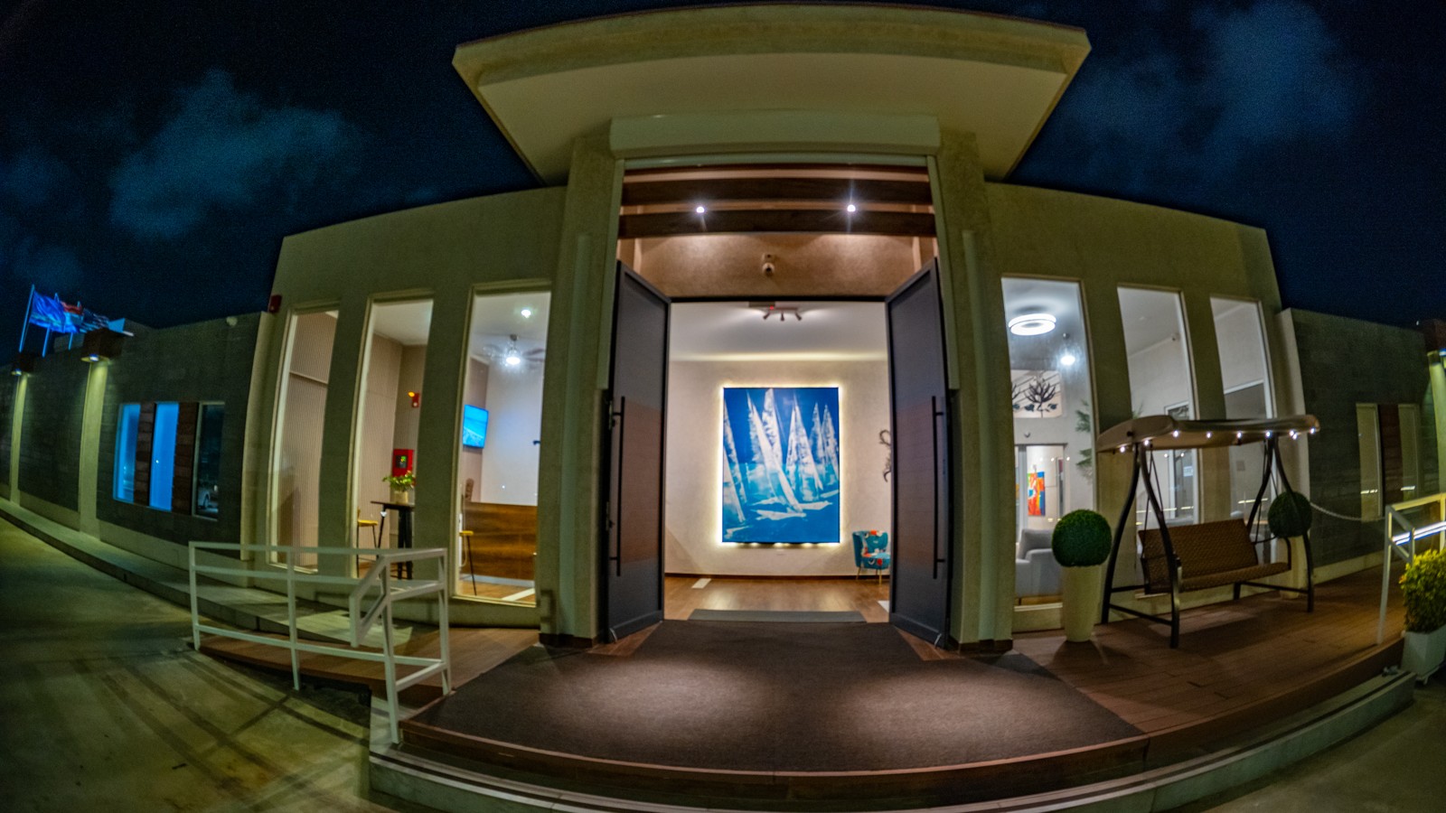 Aruba Boutique & Art Hotel - Image 2