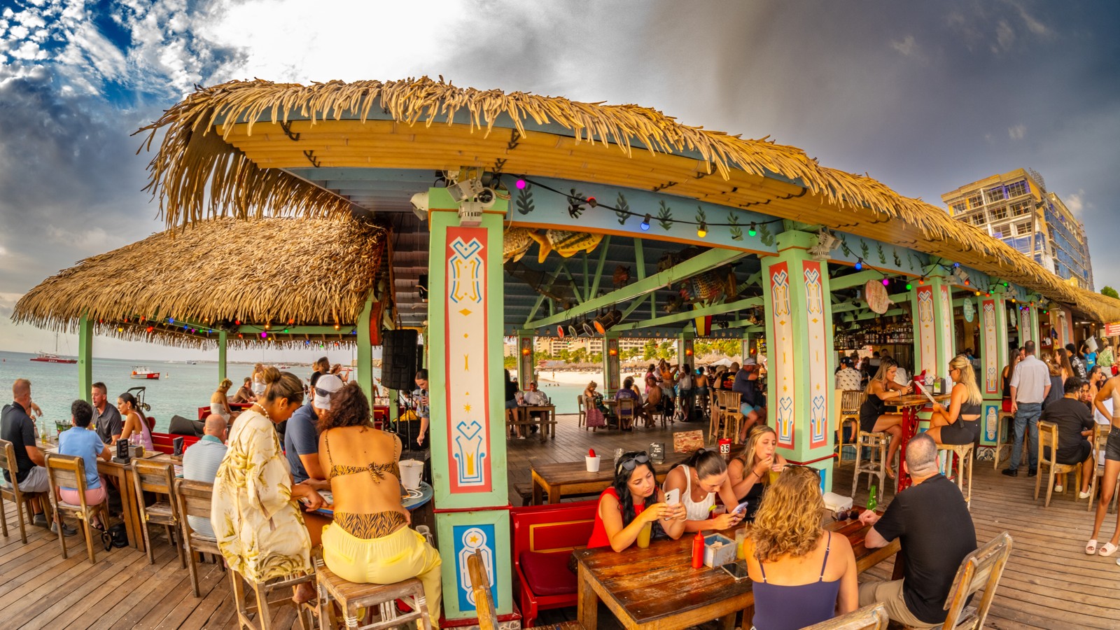 Bugaloe Beach Bar & Grill - Image 1