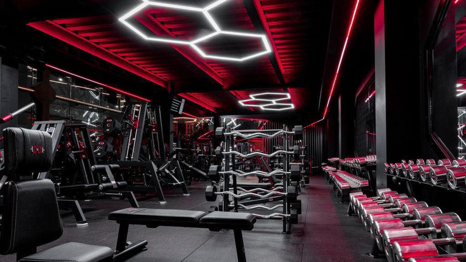 Cuts & Curves Fitness Center - Image 2