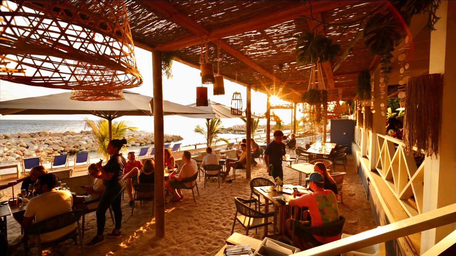 De Heeren at Sea - Happy Hour - Image 1