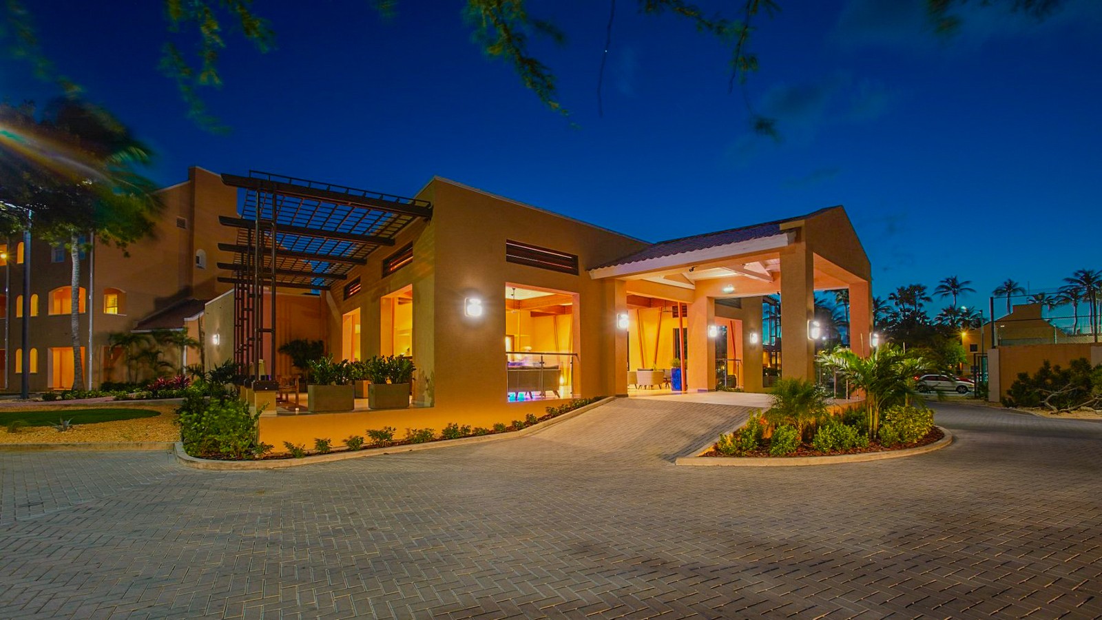 Divi Dutch Village Beach Resort - Image 4