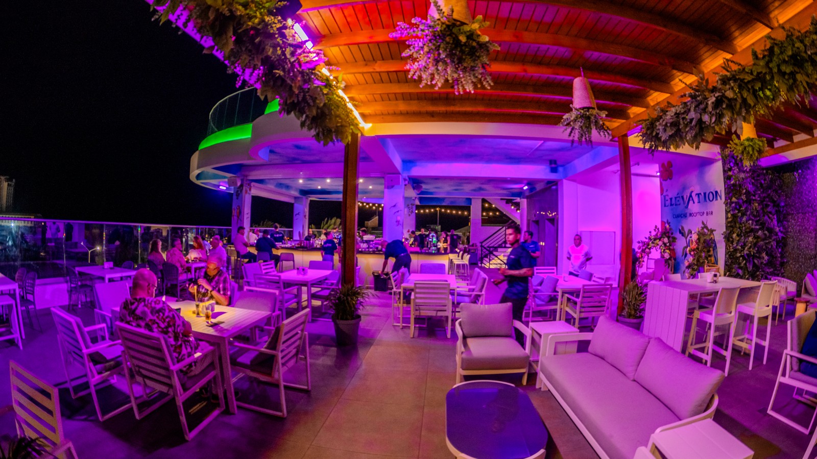 Elevation Harbour Rooftop Bar & Cuisine - Image 3