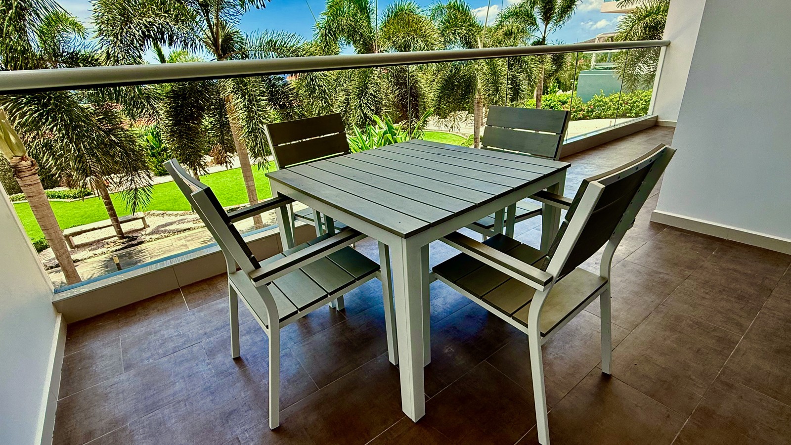 8. The Balcony F2 - Image 3