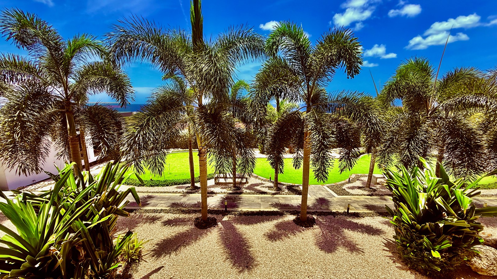 Garden Paths & Local Wildlife F2 - Image 1