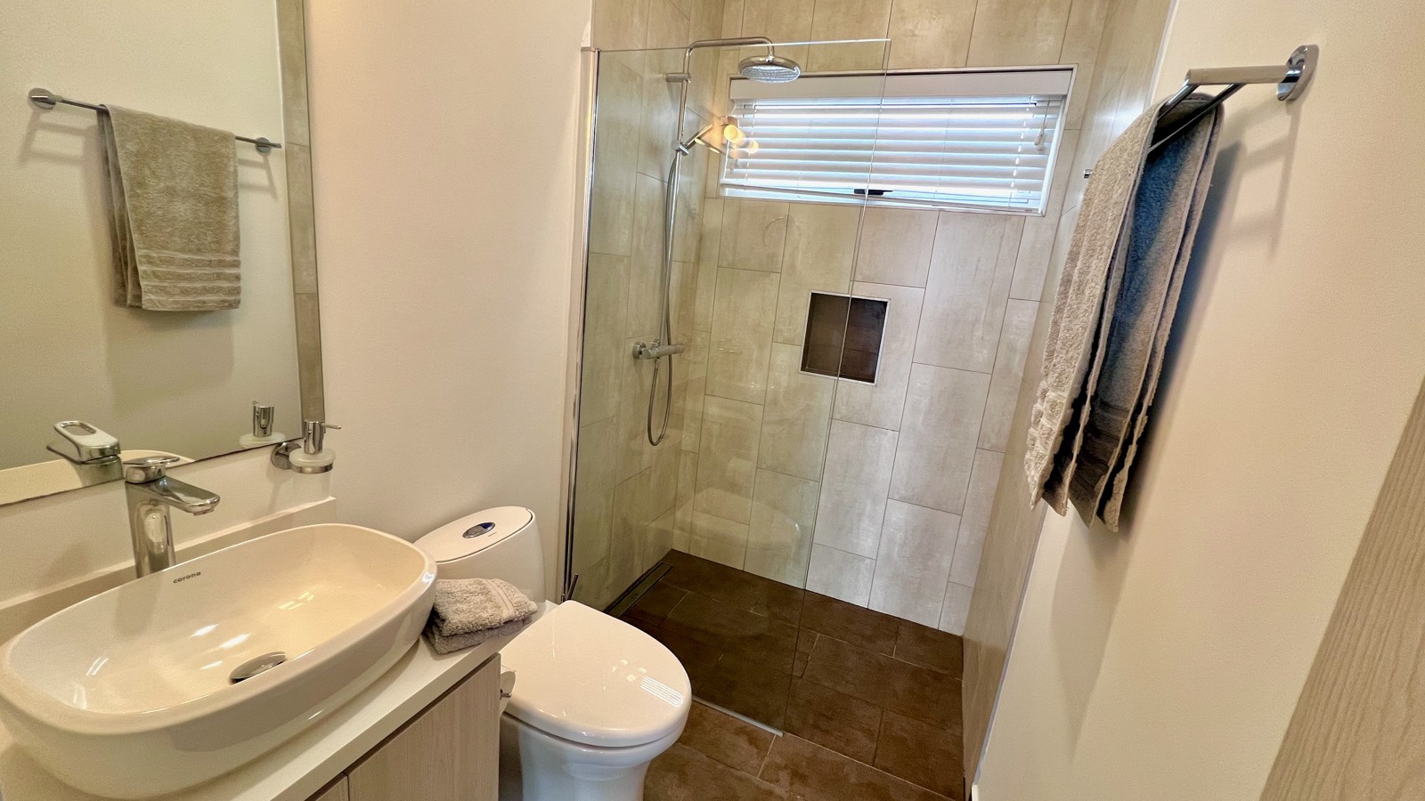 7. Secondary Bathroom - Image 1
