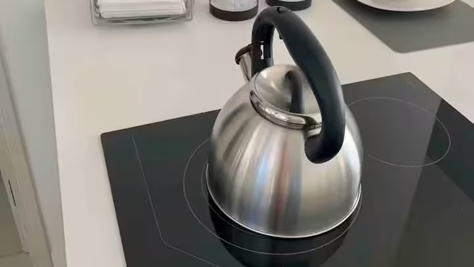 2. Kitchen - Image 6