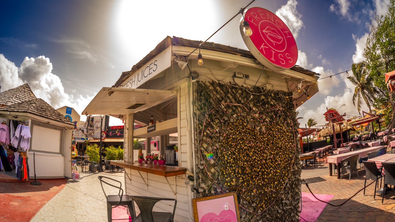 French Kiss Aruba - Image 1