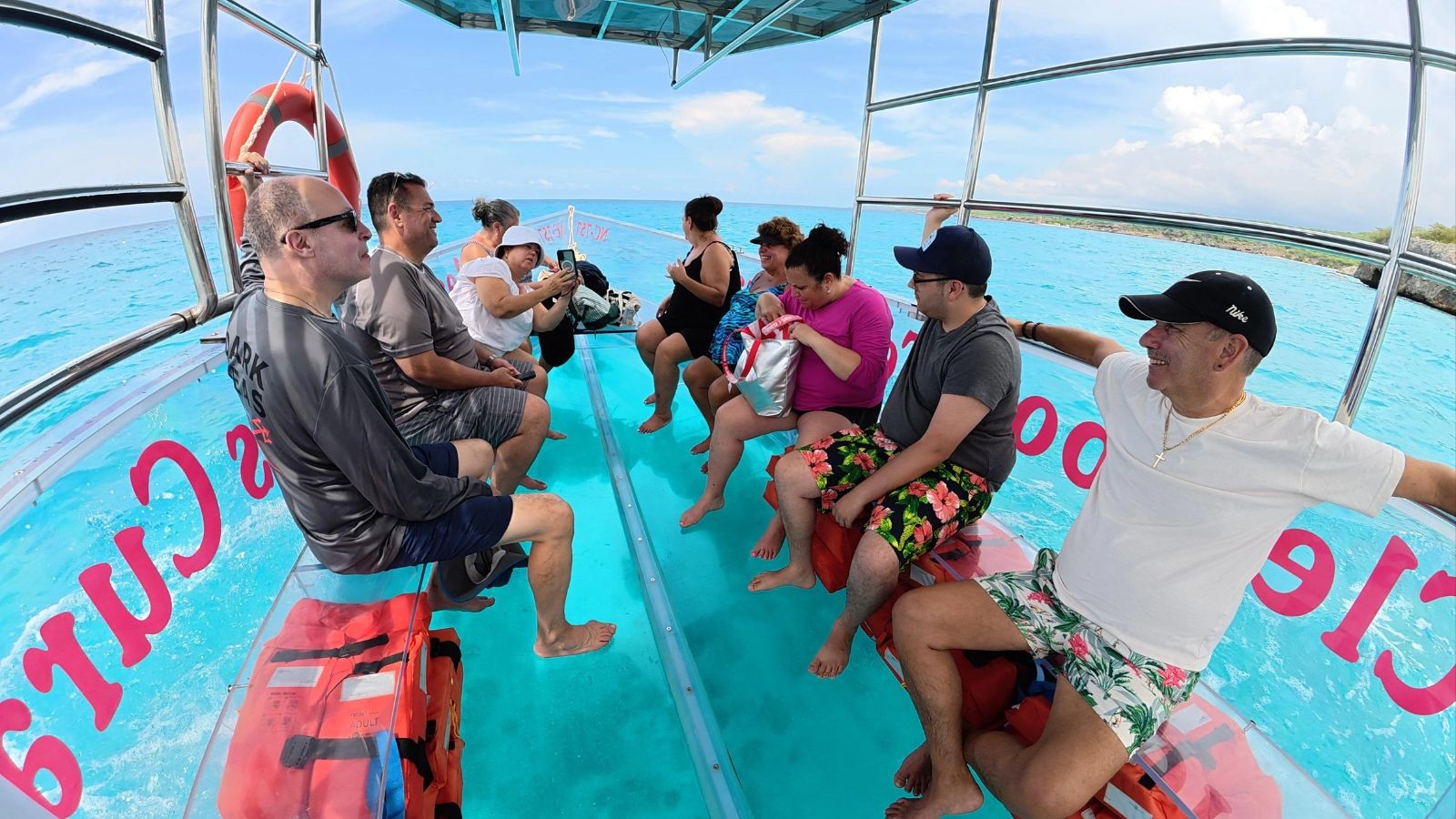Clear Boat Curaçao - Image 1