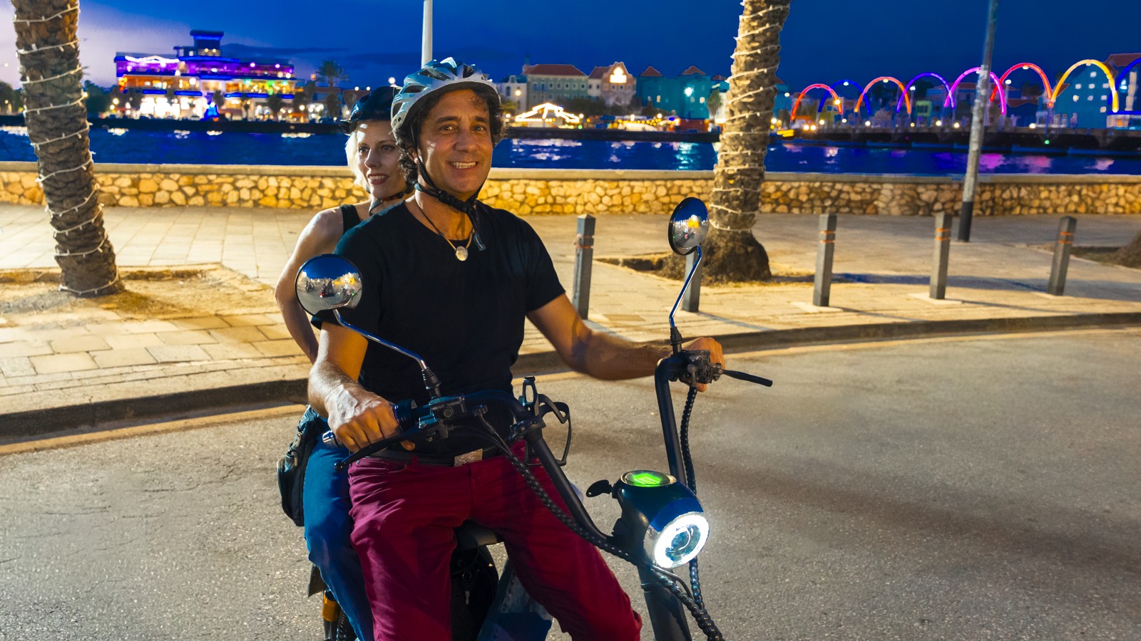 Iguana Ride [E-Scooter] Punda or Otrobanda Tour