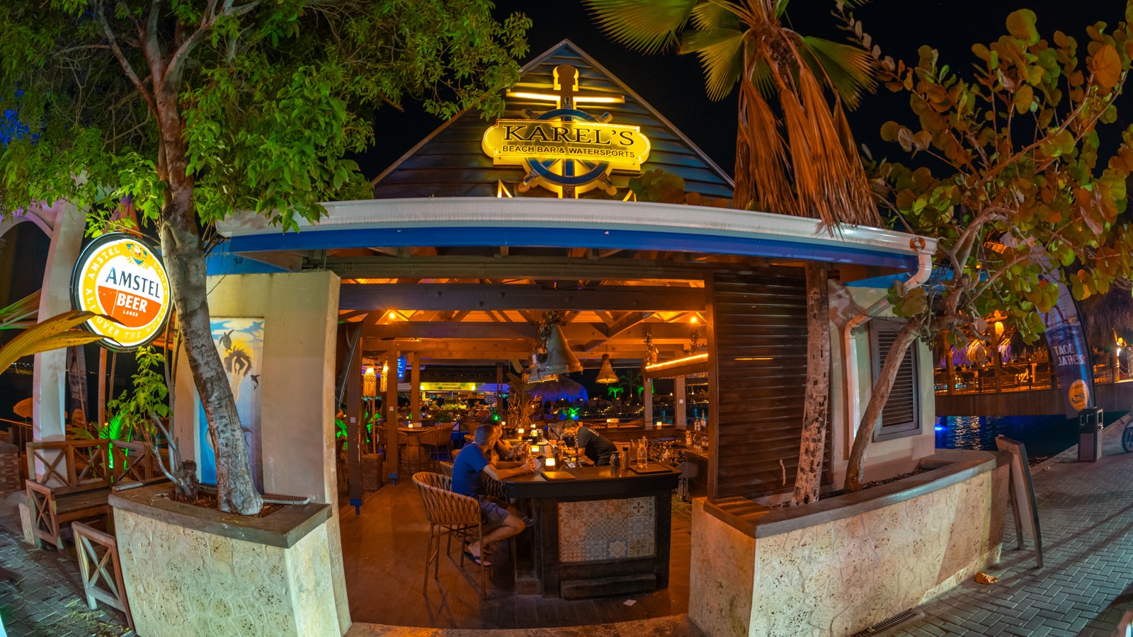 Karel's Beach Bar - Image 3