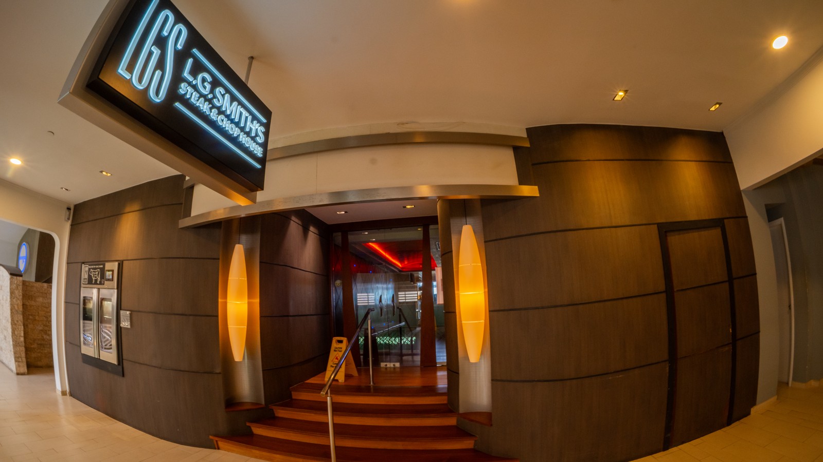 L.G. Smith’s Steak & Chop House - Image 1