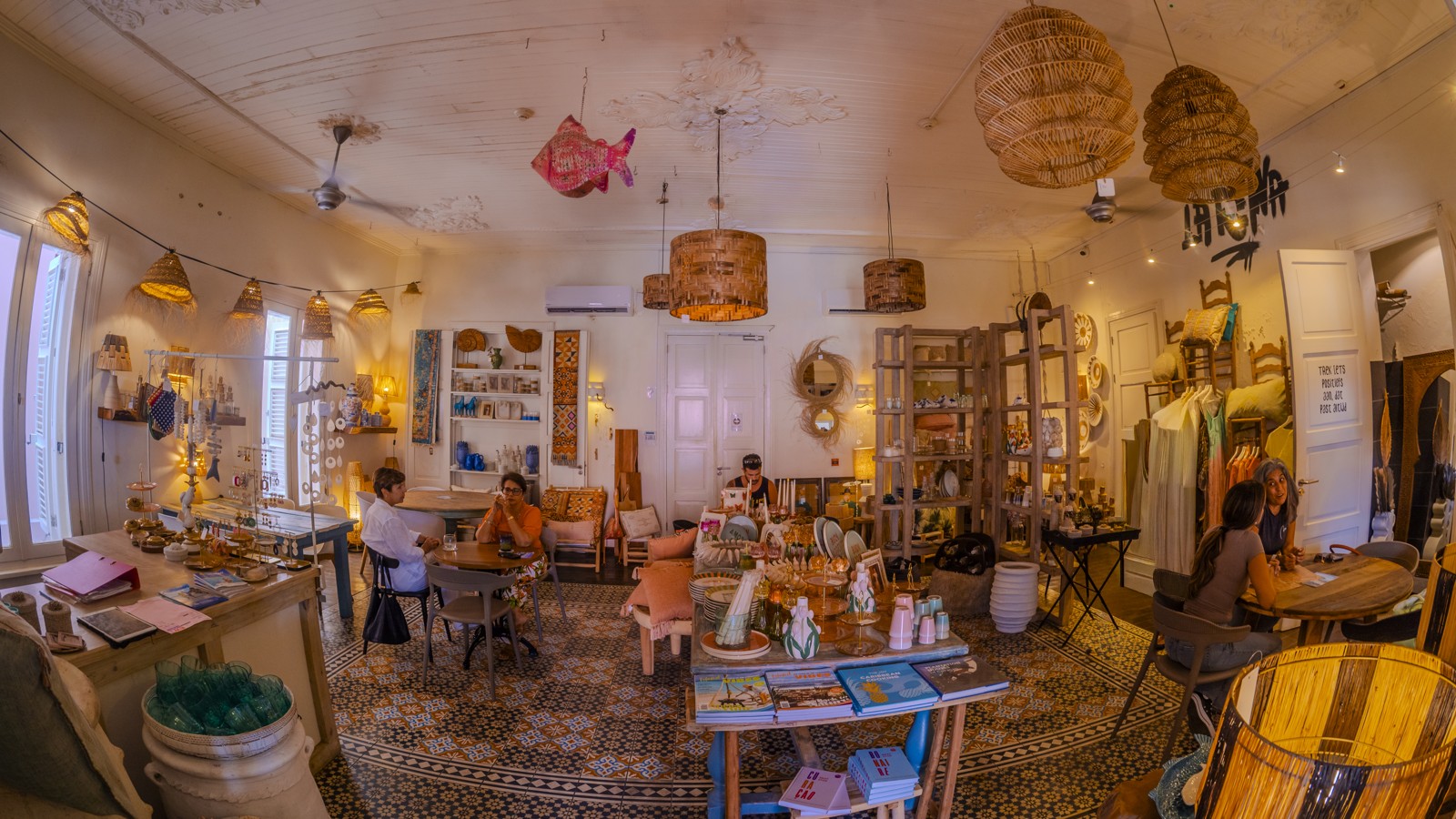 La Reina Coffee, Food & Lifestyle - Image 5