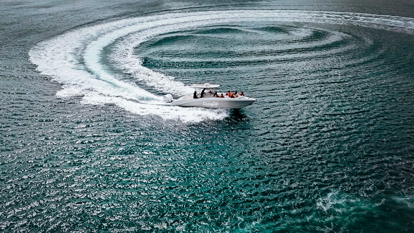 Living Life Boat Trips - Image 2