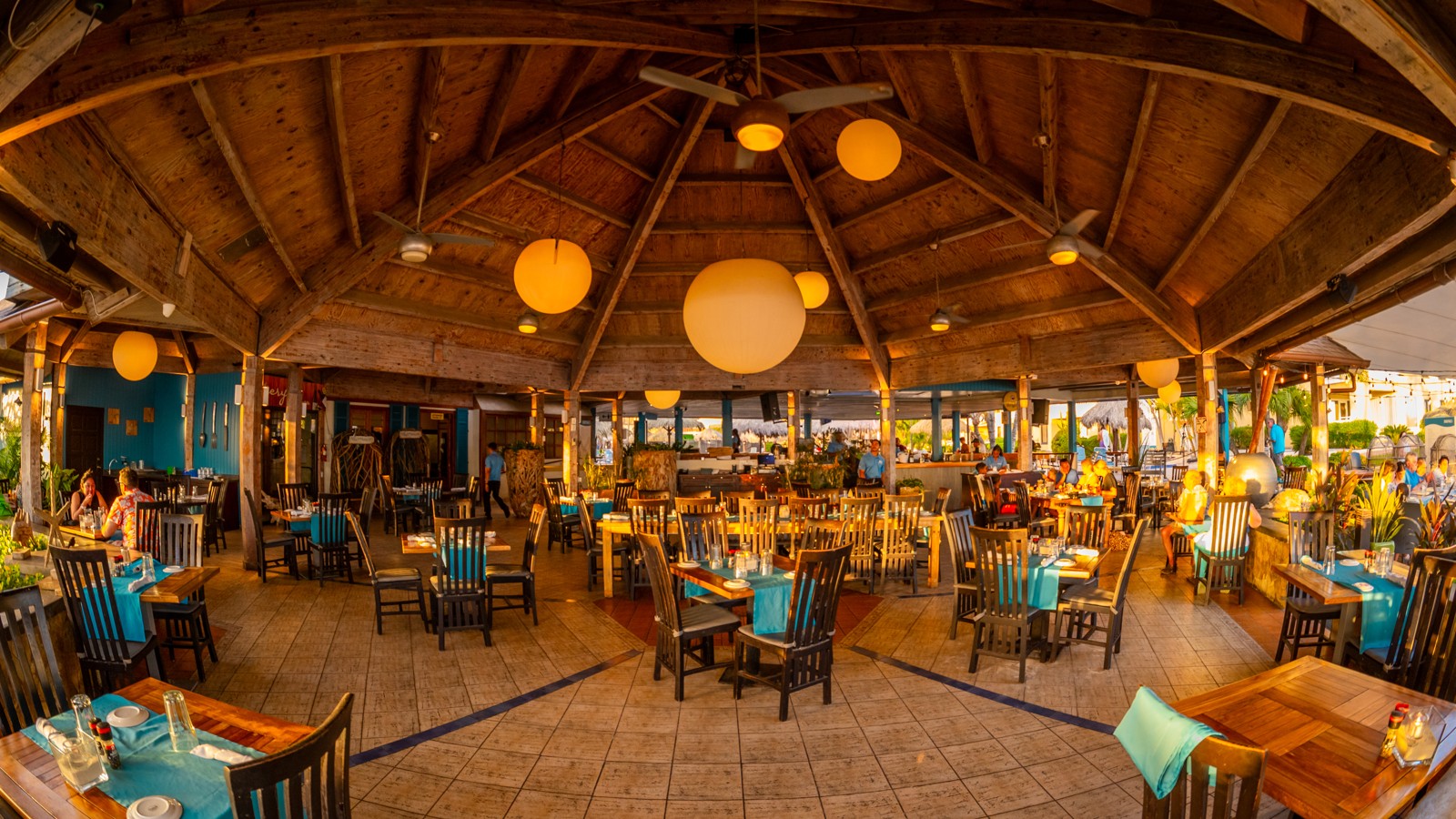 Matthew’s Beachside Restaurant - Image 2