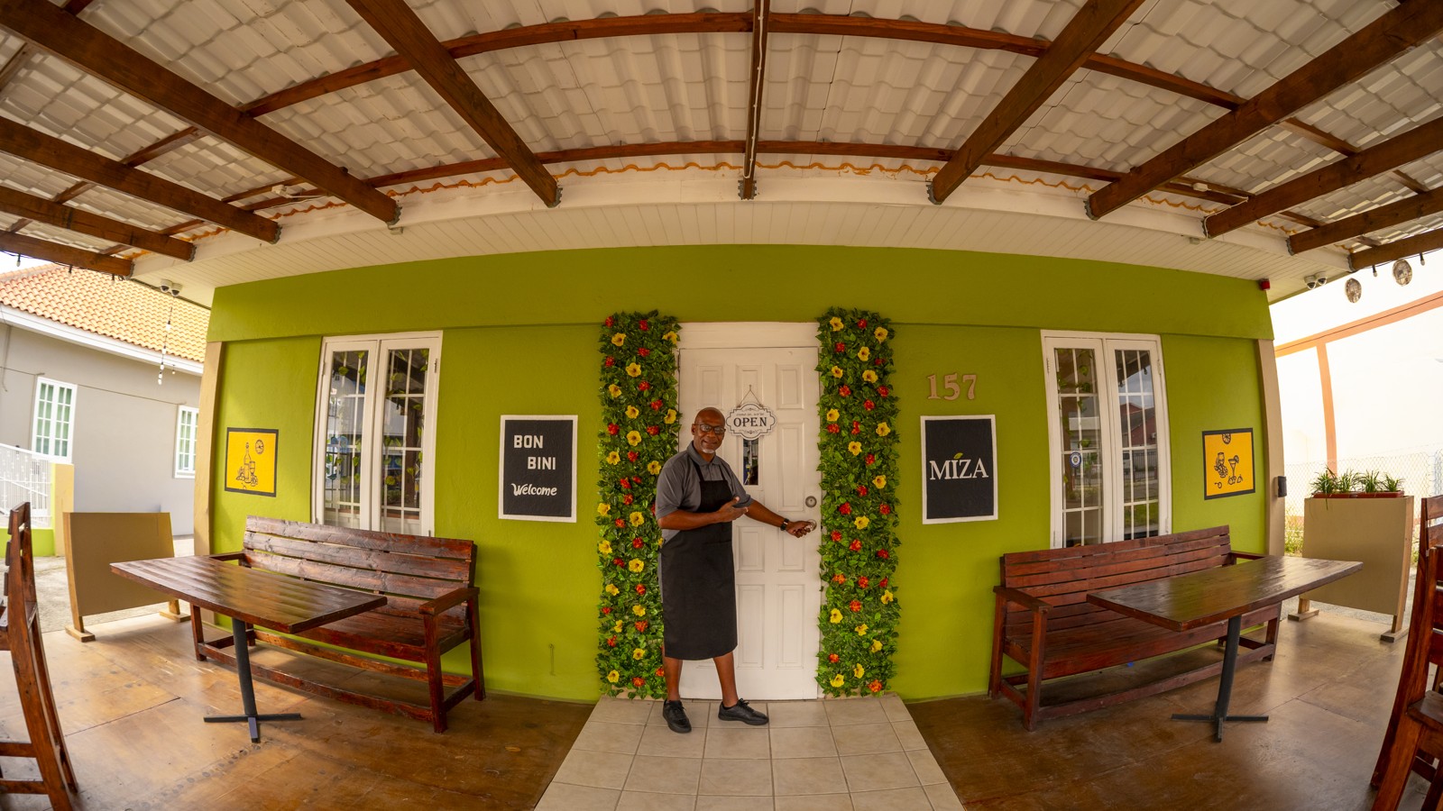 MIZA Restaurant - Image 2