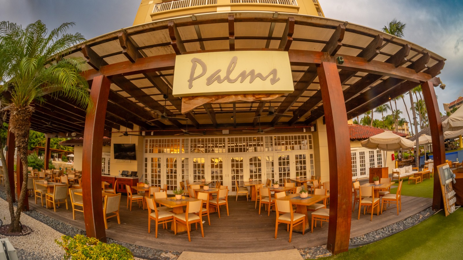 Palms Restaurant - Hyatt Regency - Image 3