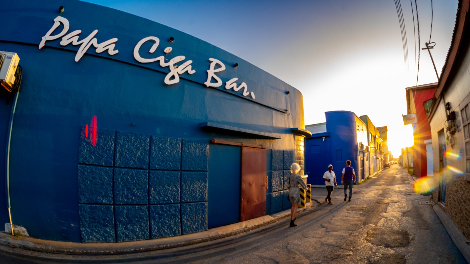 Papa Ciga Bar Aruba - Image 1