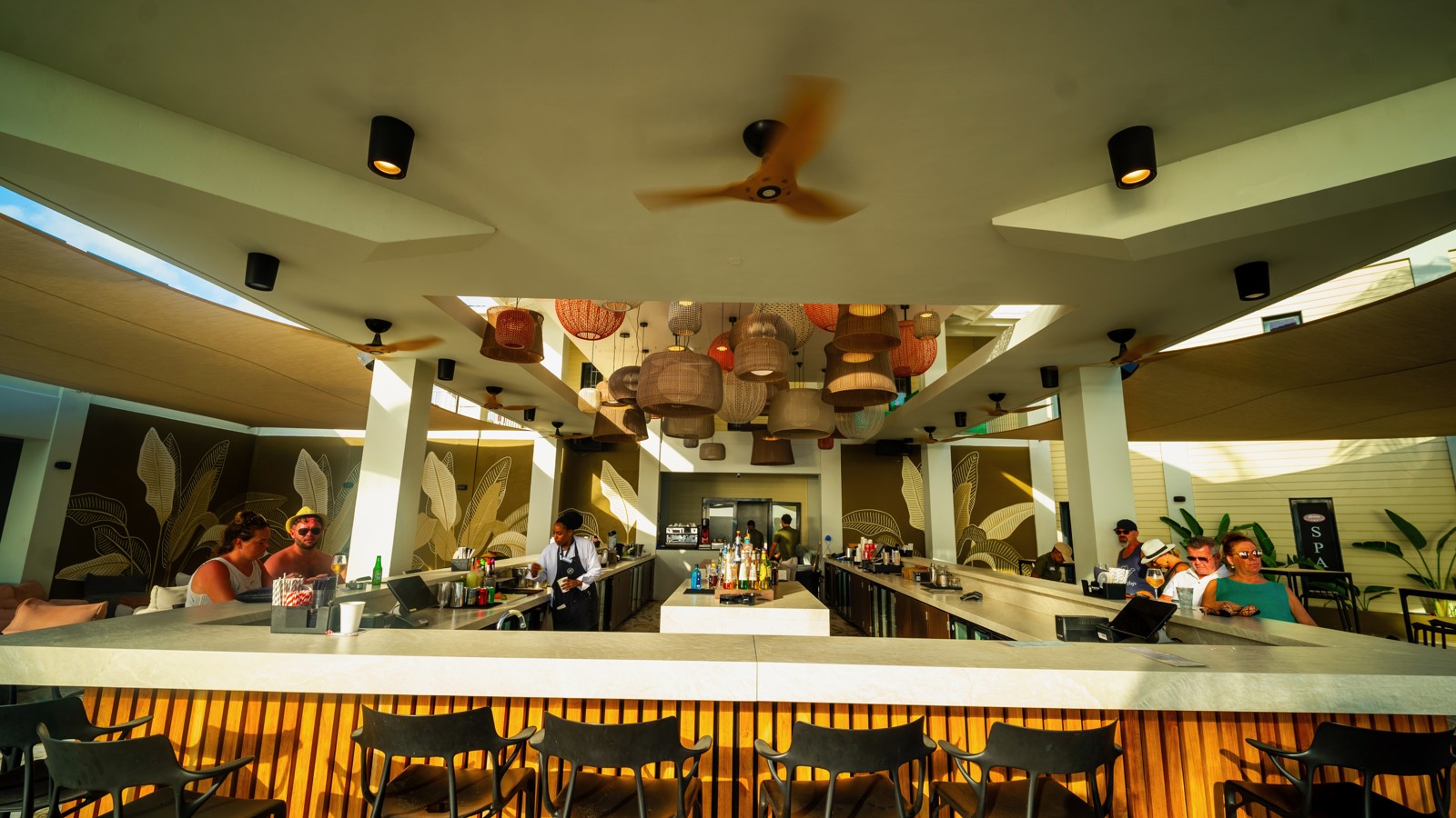 Papagayo Beach Club Restaurant - Image 1