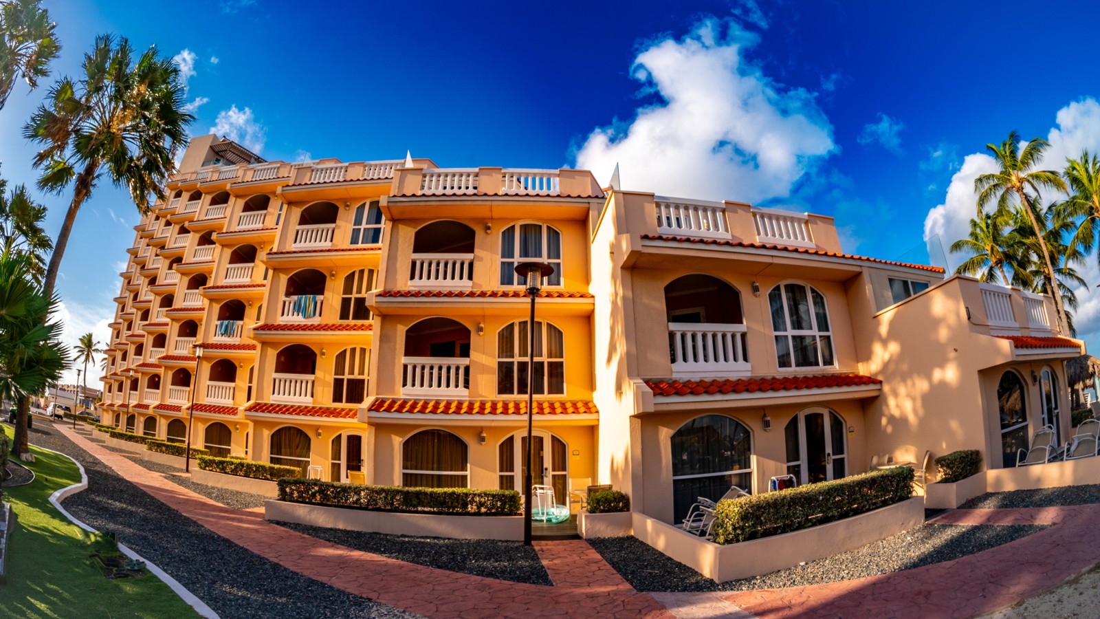 Playa Linda Beach Resort - Image 7