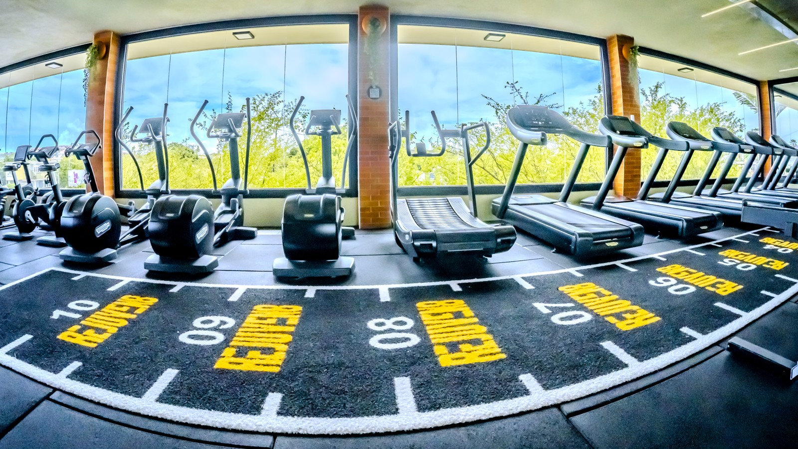 Rejuven8 Health Club - Image 5