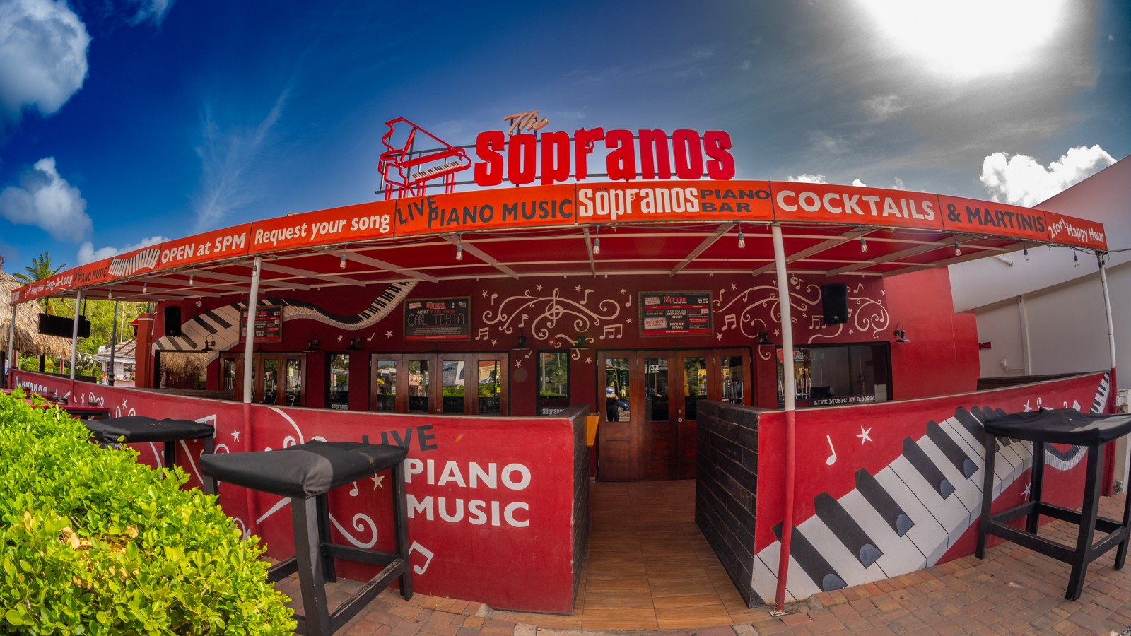 Sopranos Piano Bar - Image 7