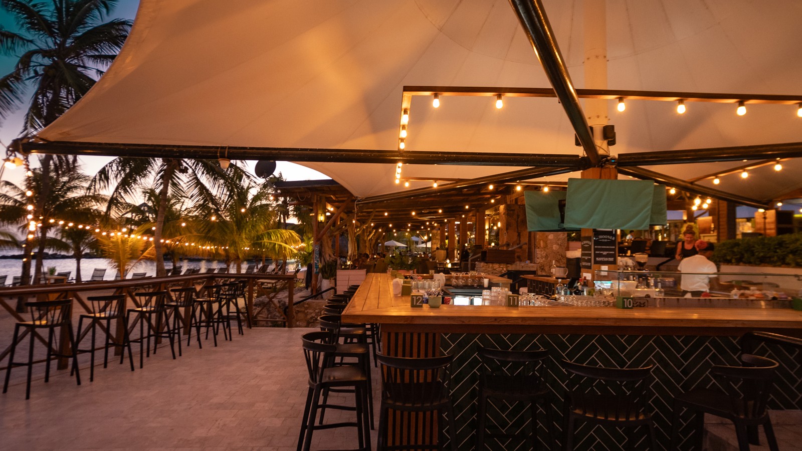 Schooner Bar - Happy Hour - Image 1