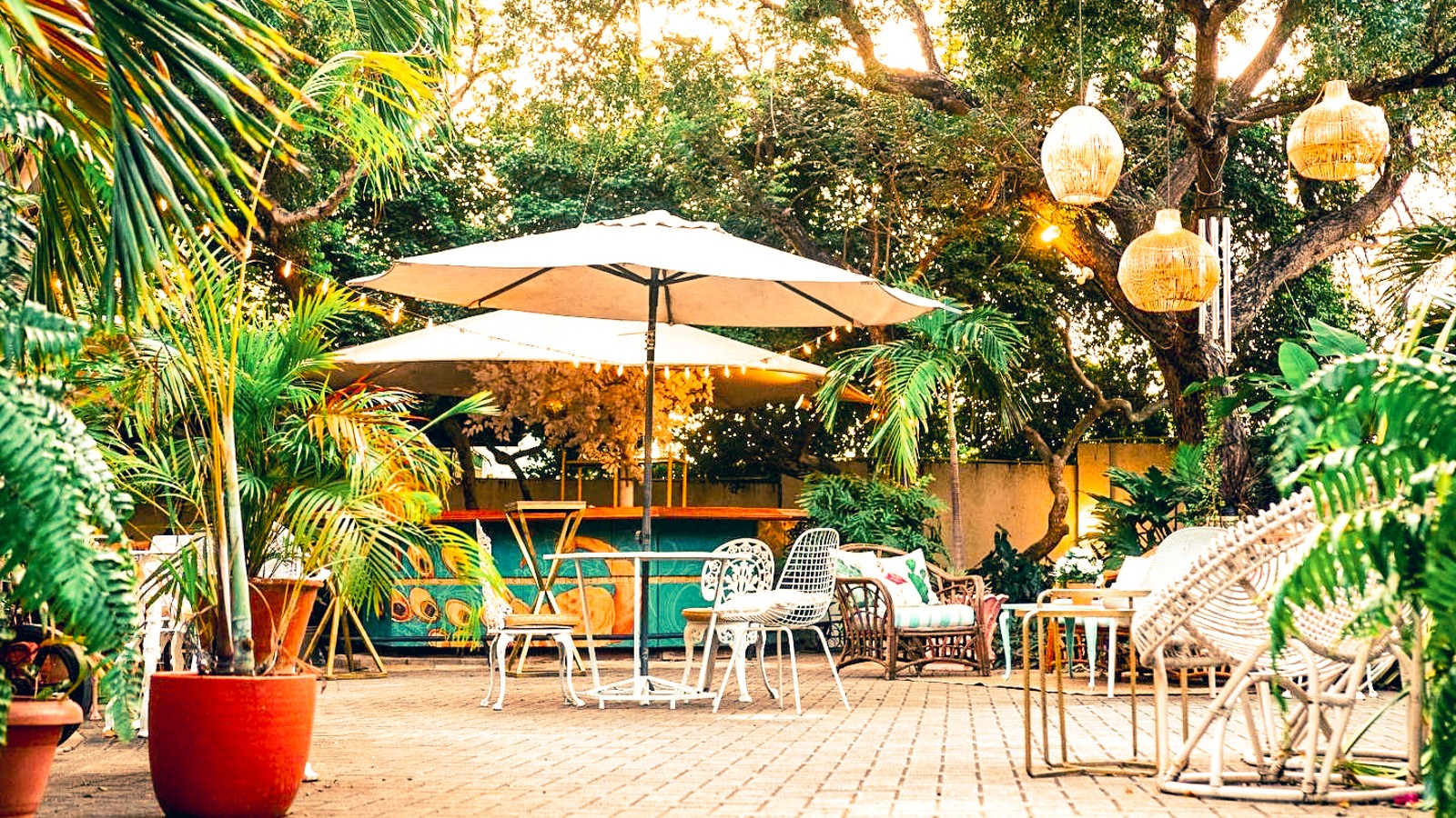 Veranda at Landhuis Vredenberg - Image 2