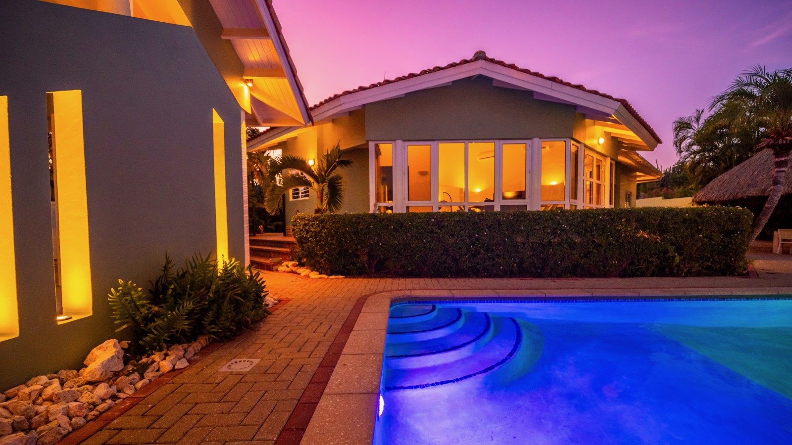 08. Villa Verde Poolside - Image 5