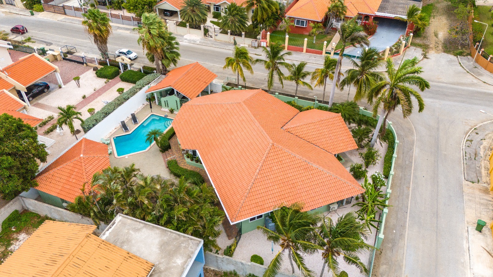 01. Main House - Image 8