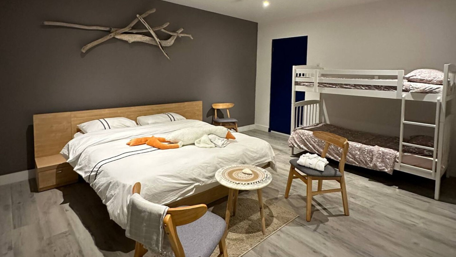 Secondary Bedroom - Image 1
