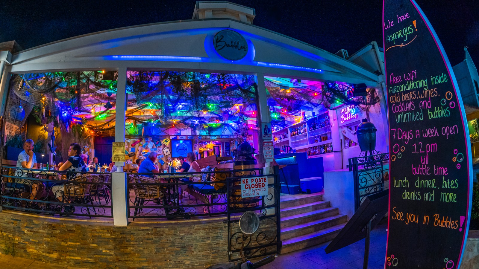Bar Restaurant Bubbles - Image 1