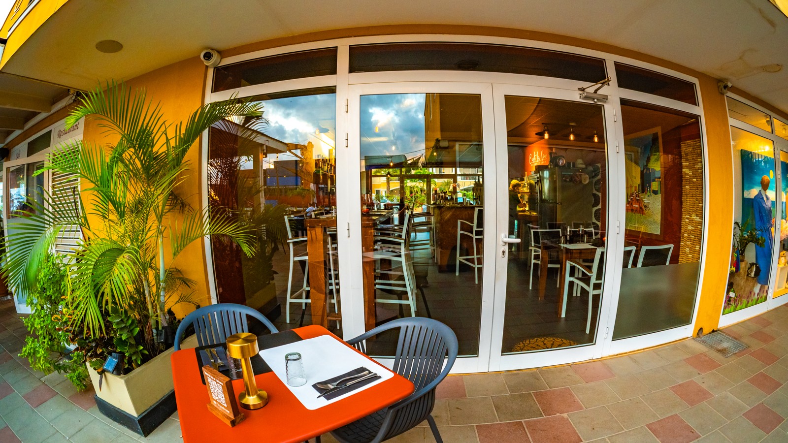 C'est La Vie Gourmet Shop - Image 8